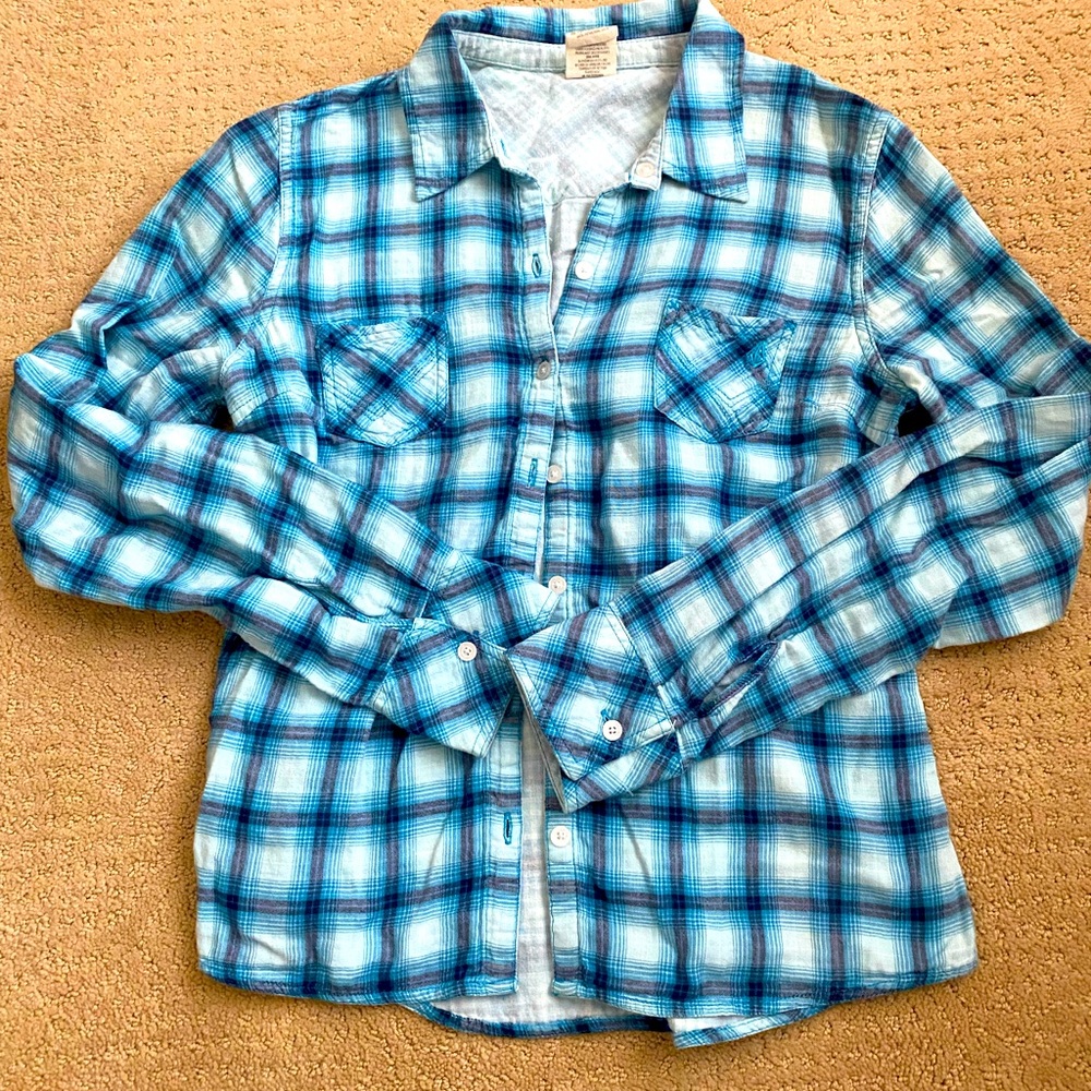 Blue flannel shirt size small